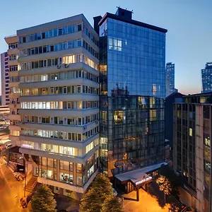 https://white-monarch.istanbul-turkeyhotels.com