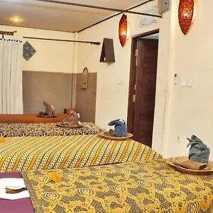 Astiti Salon And Guest house
